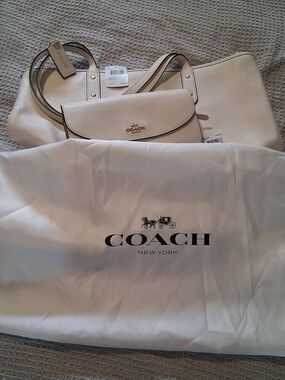 NWT Coach Cream Pebbled Leather Tote with Matching Crossbody